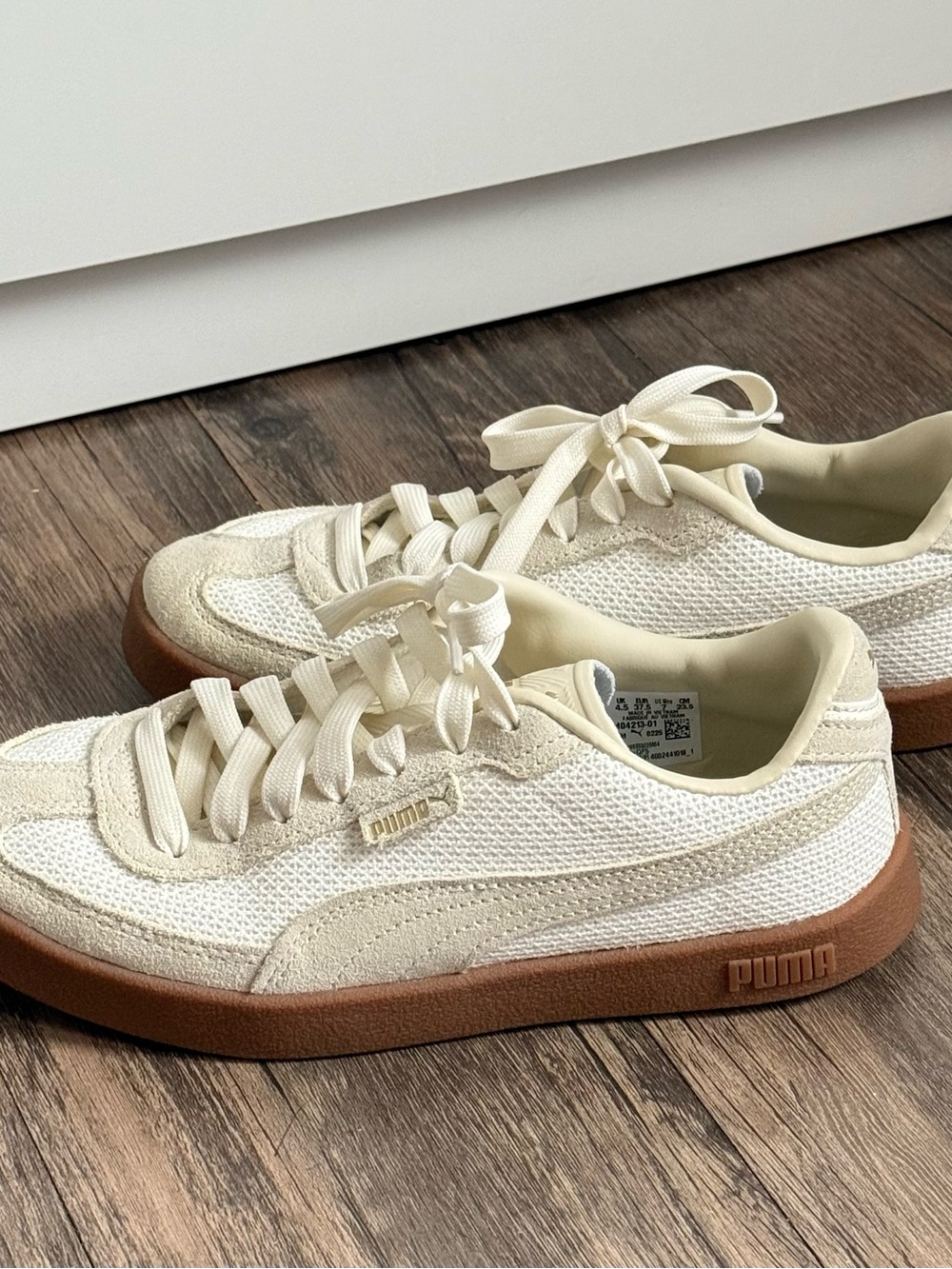 Puma Women's Cream/Beige Sneakers